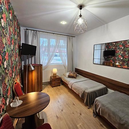 Hotel Kurpia Arte Nowogród Kültér fotó